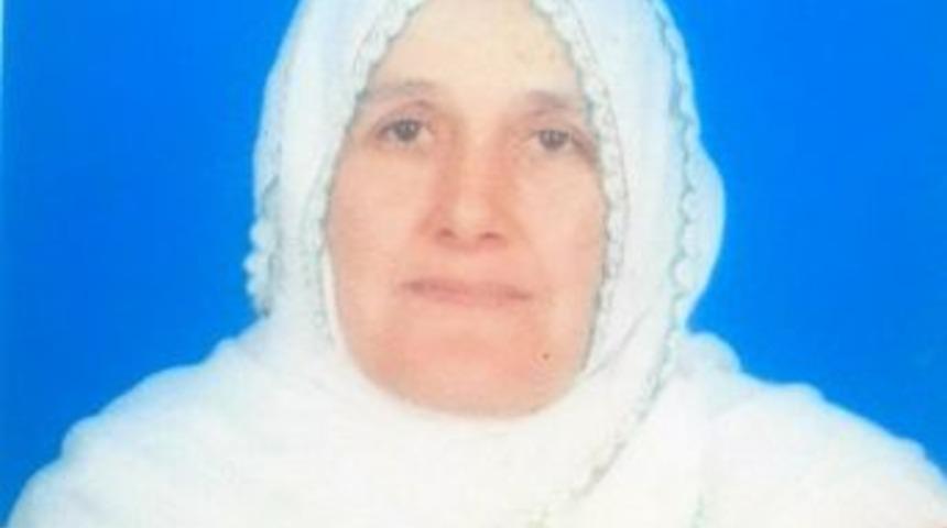 Devrilen Tarım Aracının Altında Kalan Kadın Hayatını Kaybetti