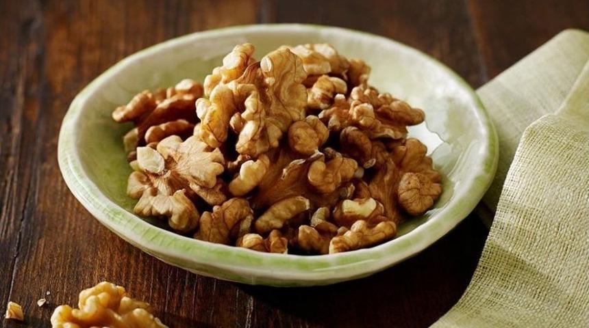 Ceviz T&uuml;ketimi Sindirim Sistemi Sağlığı İ&ccedil;in Faydalı