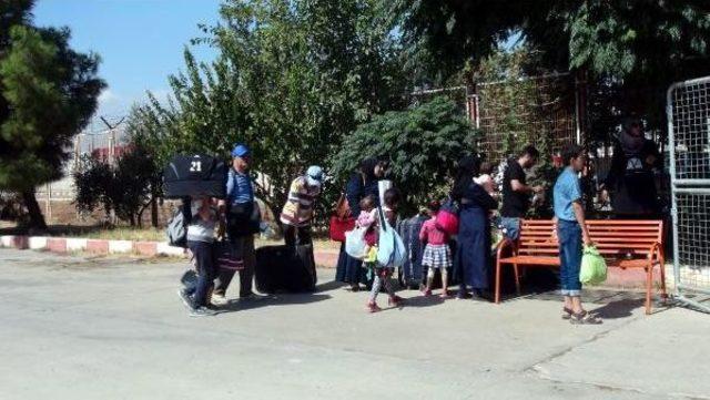 Bayramı Ülkelerinde Geçiren Suriyeliler'in Dönüşü Sürüyor