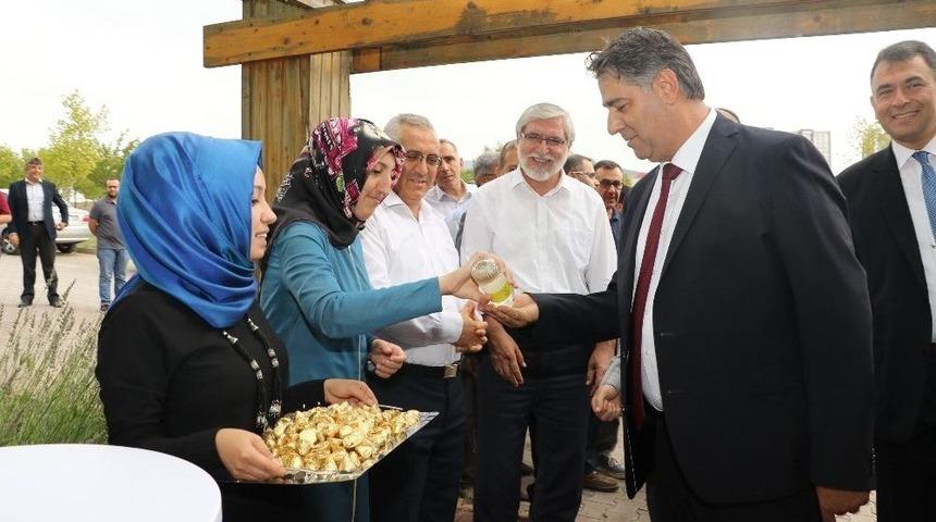 Kb&uuml;&rsquo;de Bayramlaşma Programı D&uuml;zenlendi