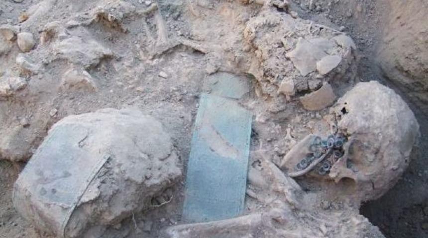 2 Bin 750 Yıllık Urartu Nekropol&uuml; G&uuml;n Işığına &Ccedil;ıktı