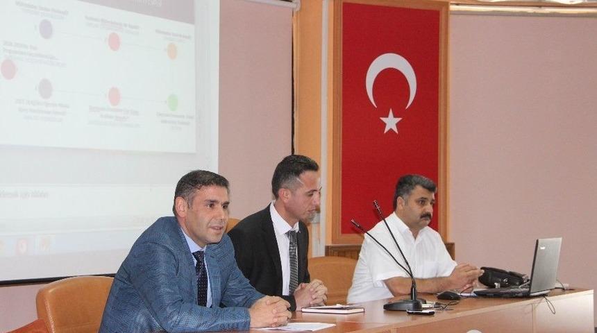G&uuml;ncellenen &Ouml;ğretim Programları Bilgilendirme Toplantısı