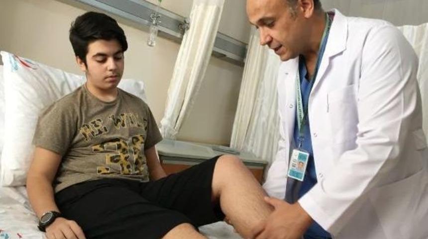 Uzun S&uuml;re Oyun Konsolu Başından Kalkmayan &Ccedil;ocuğun Bacak Damarı Tıkandı