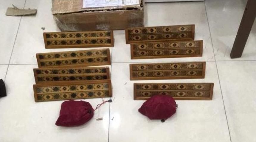 Kanada'ya Yollanacak Okey Takımı Ve Ahşap Kalemliklerin I&ccedil;inde Afyon Sakızı