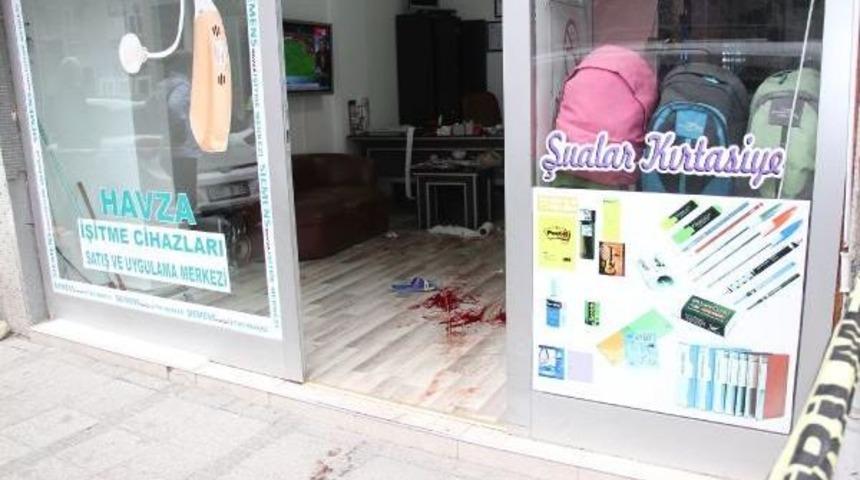 Bı&ccedil;aklayıp Polise Teslim Oldu