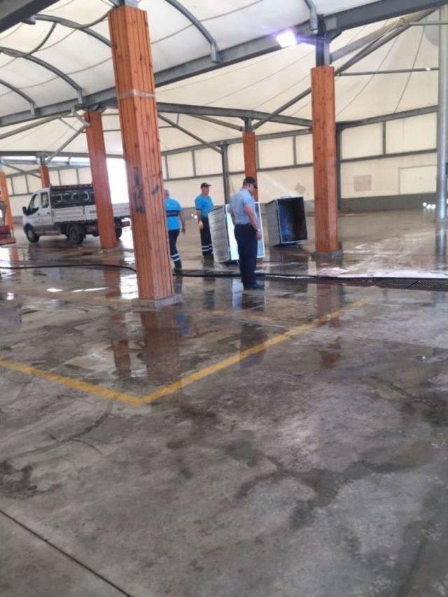 Kapalı Pazar Yeri Hayvan Kesim Sahası Olarak Kullanıldı 1