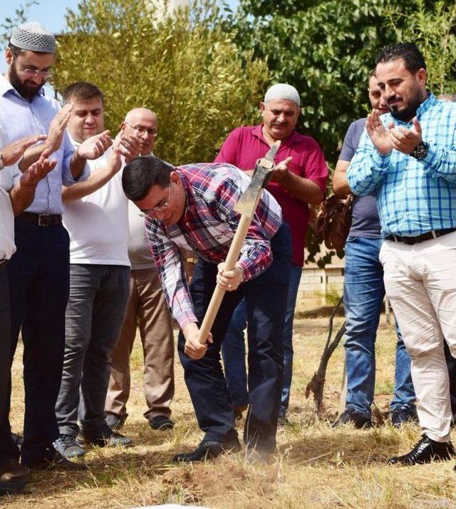 Konyalılar Cami&rsquo;ne İlk Kazma 1