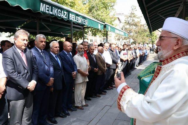 Ahmet Ulubaş Son Yolculuğuna Uğurlandı 1