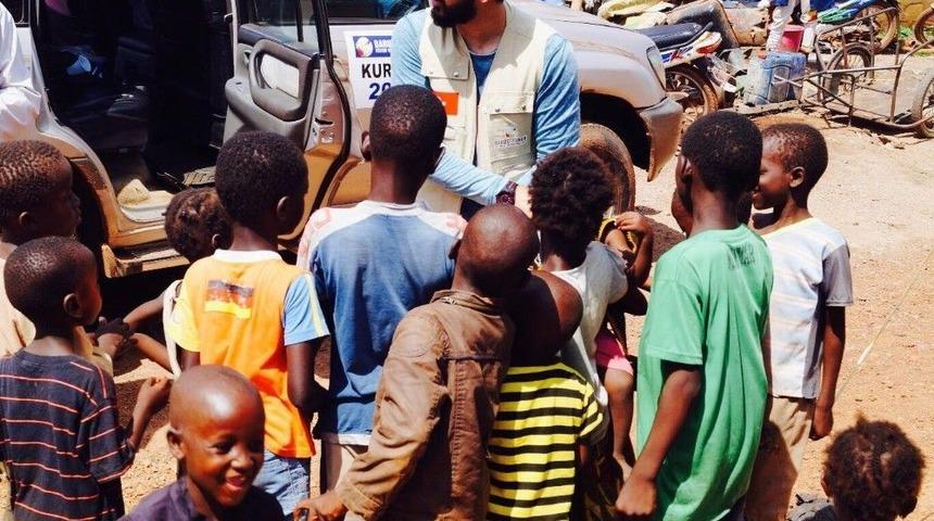 İş Adamı İzol, Afrikalı M&uuml;sl&uuml;manlarla Buluştu