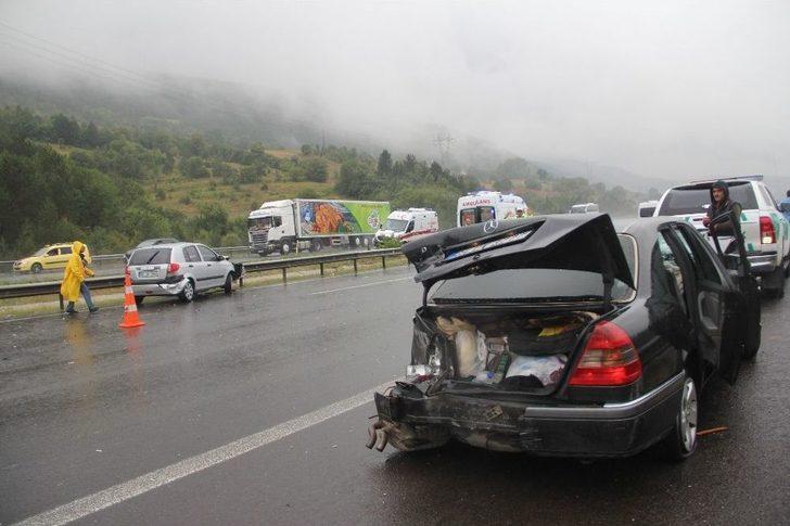 Tem Otoyolunda Zincirleme Kaza: 7 Yaralı G2