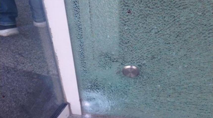 Adliye Kapısı Önünde Silahlı Kavga