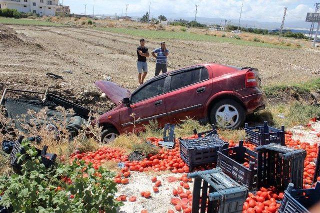 Otomobil Domates Kasalarına Daldı: 3 Yaralı 2