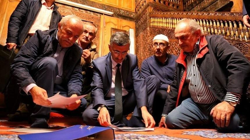 Vali Bektaş&rsquo;tan 300 Yıllık Camiyi Ziyaret