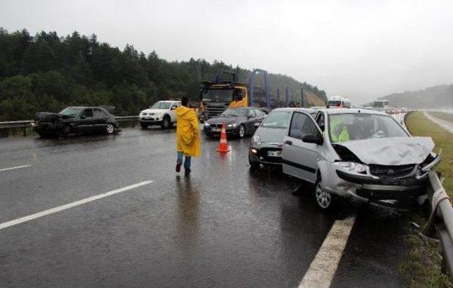 Tem'de Zincirleme Kaza: 7 Yaralı