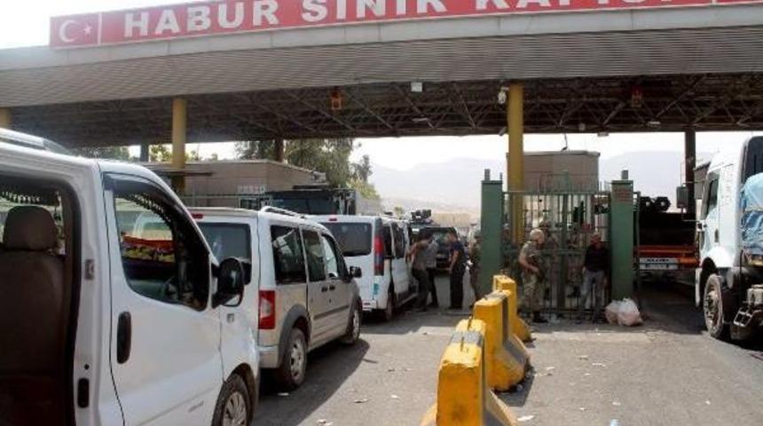 Habur'da Taksi Şof&ouml;rlerinin Tepkisi &Uuml;zerine Ge&ccedil;iş Kısıtlaması Kalktı