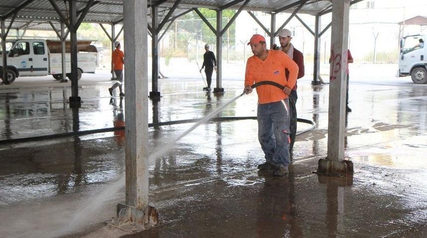 Toroslar&rsquo;da Bayram Sonrası Temizlik Yapıldı