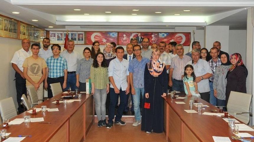 Akşehir Belediyesi Başarılı &Ouml;ğrencileri &Ouml;d&uuml;llendirdi