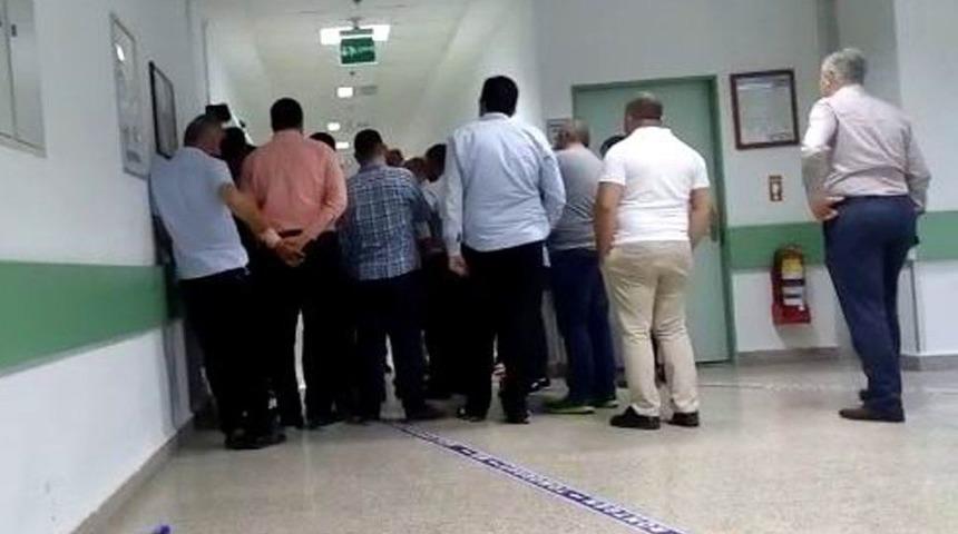 Sokak Ortasında Adam Bı&ccedil;aklayıp Ka&ccedil;tı