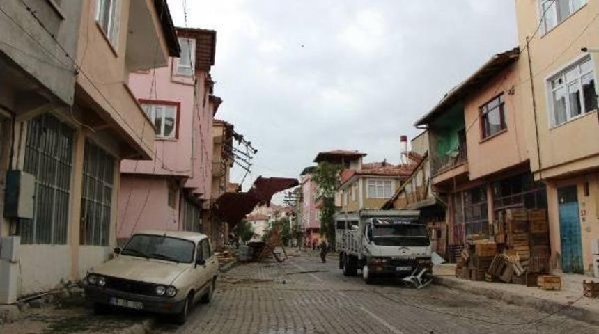 &Ccedil;orum'da Fırtına &Ccedil;atıları U&ccedil;urdu