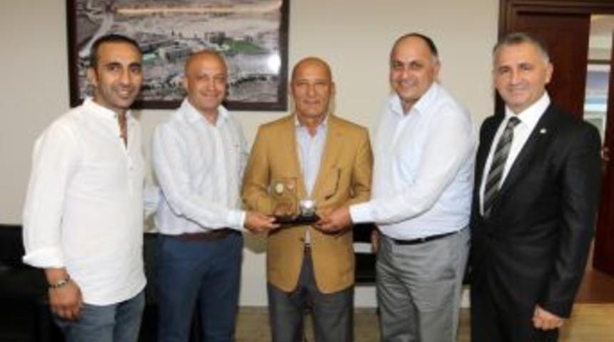 İstanbullu Hakemlerden Başkan Altınok &Ouml;z&rsquo;e Ziyaret