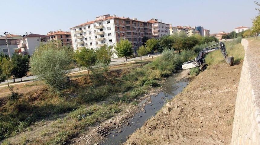 Sungurlu&rsquo;da Dere Yatakları Temizleniyor