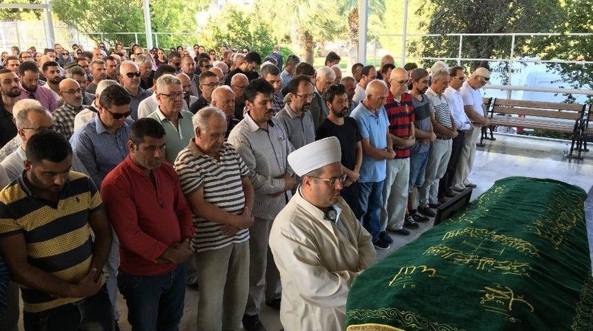 İzmir’de İş Adamı Çalışanı Tarafından Öldürüldü
