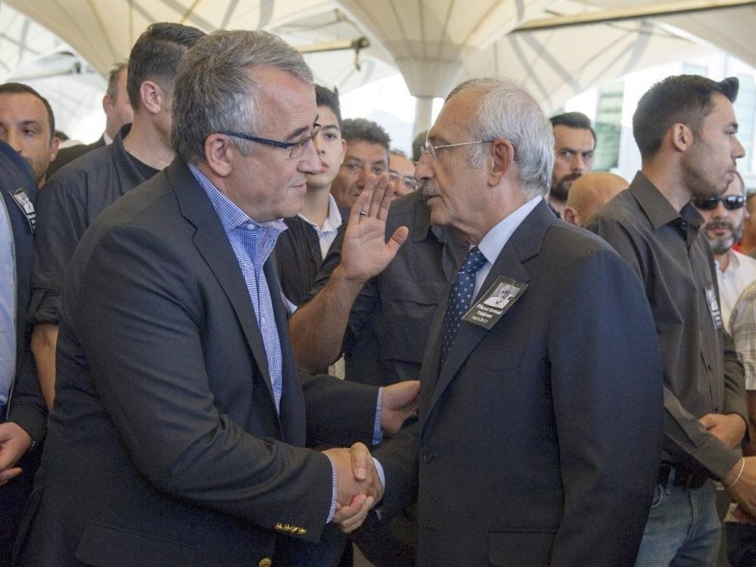 Chp Lideri Kılı&ccedil;daroğlu, Fikret Kemal Yıldırım&rsquo;ın Cenaze T&ouml;renine Katıldı