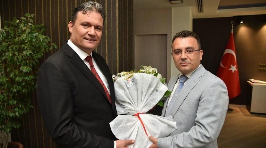 Başkan Erg&uuml;n Zabıta Haftası&rsquo;nı Pasta Keserek Kutladı