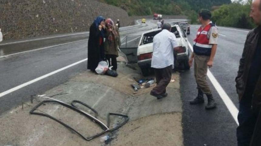 Otomobil Kanala U&ccedil;tu: 3 Yaralı