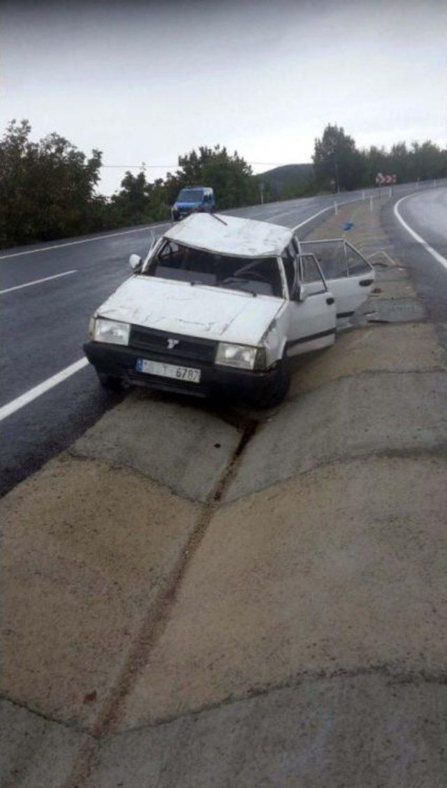 Otomobil Kanala Uçtu: 3 Yaralı