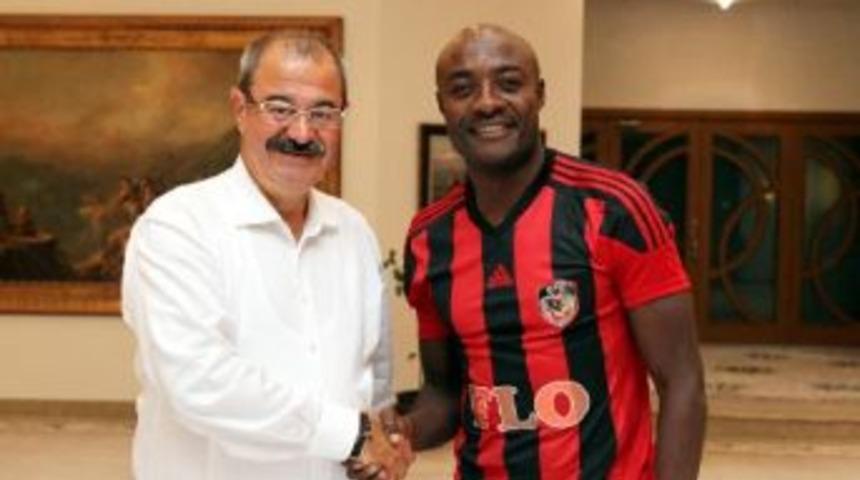 Gazişehir Gaziantep Futbol Kul&uuml;b&uuml;, Pierre Webo'yu Kadrosuna Kattı
