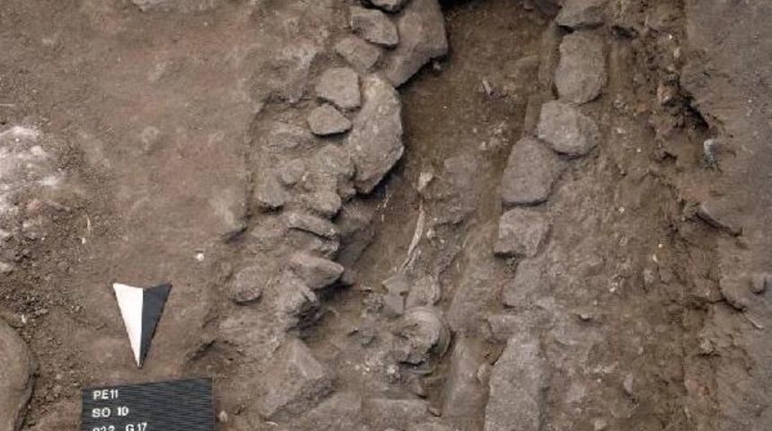 Bergama'da 2 Bin Yıl &Ouml;nce Kadınların &Ouml;mr&uuml; 30, Erkeklerin 40 Yılmış