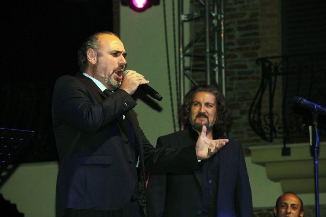 &Uuml;z&uuml;m Bağında Tenor Sesleri Y&uuml;kseldi