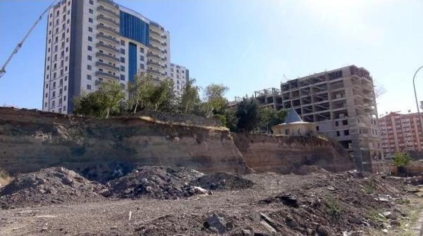 Yıkım Ekibini Evliyayla Tehdit Ettiler