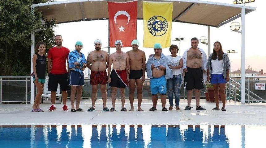 Engelleri Kula&ccedil; Atarak Aşıyorlar