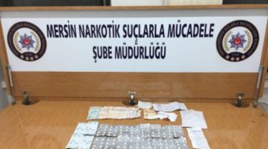 Re&ccedil;eteli Uyuşturucu Haplarını Parayla Satın Alan 3 Kişi Yakalandı