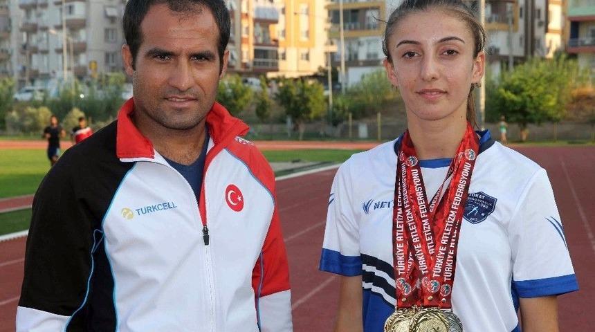 Lise &Ouml;ğrencisi Bedriye Şampiyonluklara Koşuyor