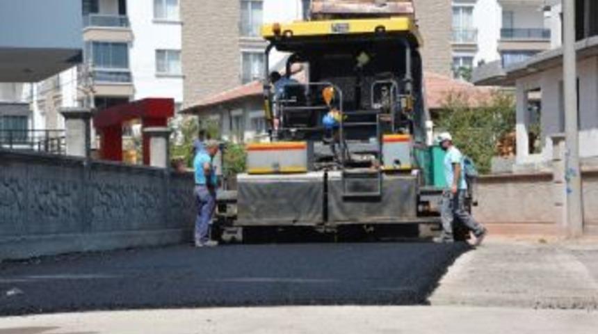 Aksaray&rsquo;da Yollara Sıcak Asfalt &Ccedil;alışması S&uuml;r&uuml;yor