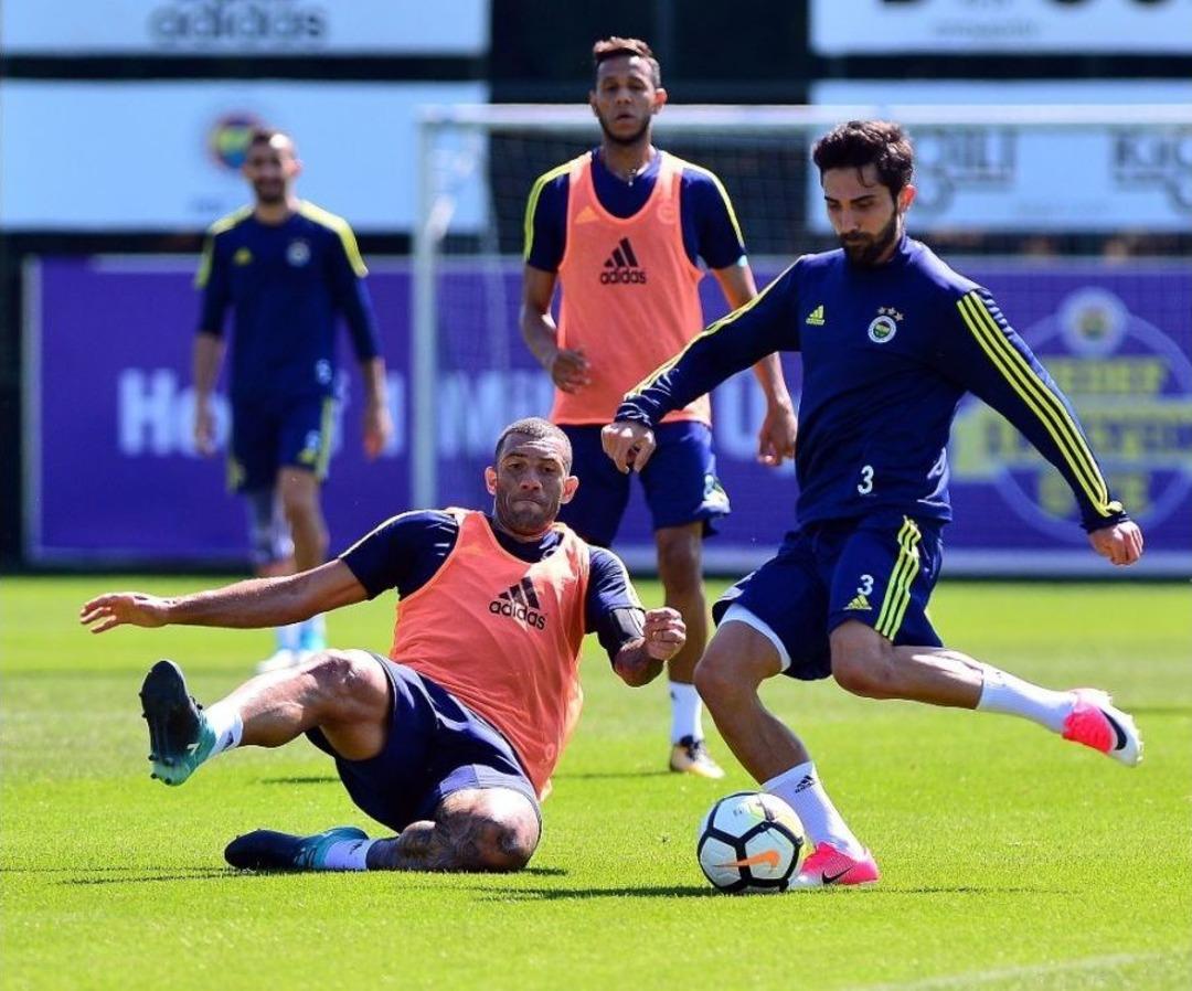 Fenerbah&ccedil;e Hazırlıklarını S&uuml;rd&uuml;rd&uuml;