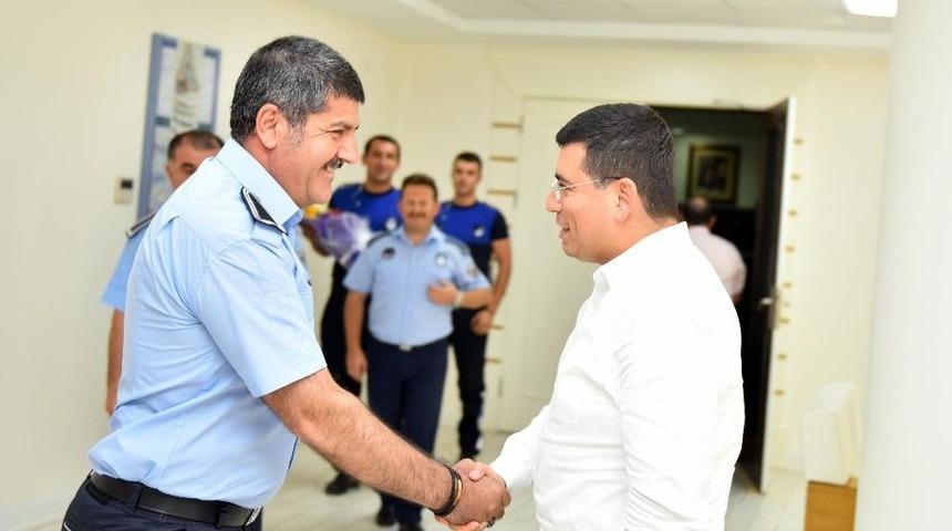 Tütüncü’den Zabıtaya Kutlama