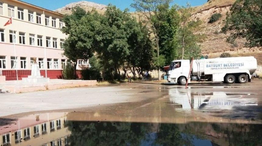 Yeni Eğitim &Ouml;ğretim Yılı &Ouml;ncesi Okullarda Temizlik &Ccedil;alışması Başladı