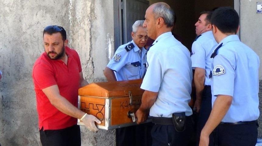 Yaşlı Adam Tartıştığı Oğlunu Av T&uuml;feğiyle Sırtından Vurdu