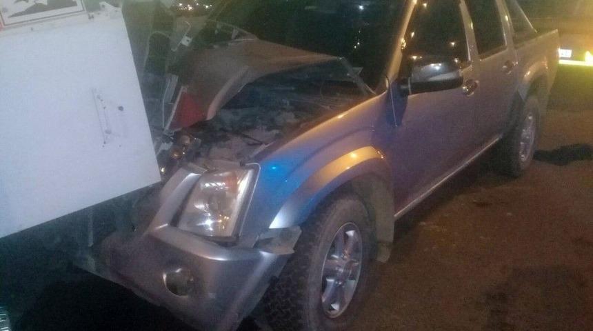 Aliağa&rsquo;da Kamyonet Akaryakıt Tankerine &Ccedil;arptı: 3 Yaralı