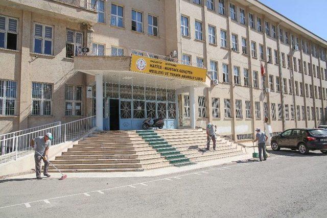 Okullarda Temizlik Seferberliği 2