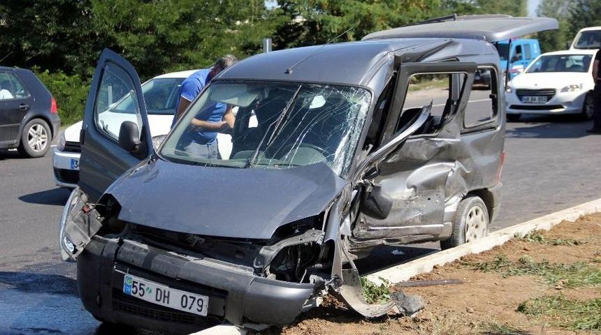 Samsun&rsquo;da Feci Kaza: 2 &Ouml;l&uuml;, 5 Yaralı