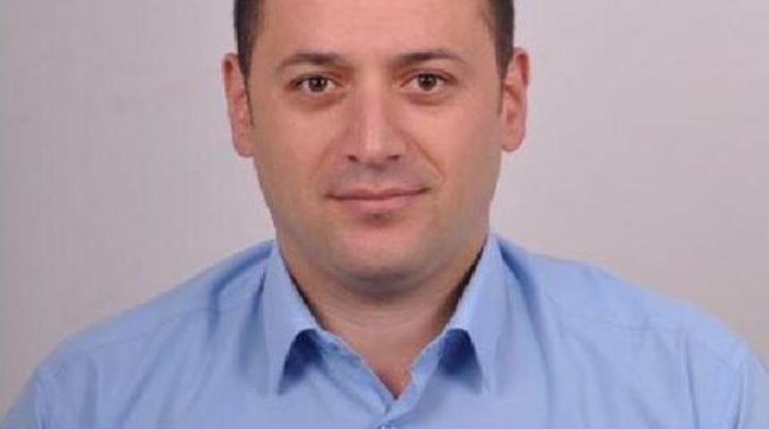 Otomobil, Park Halindeki Iş Makinesine &Ccedil;arptı : 1 &Ouml;l&uuml;