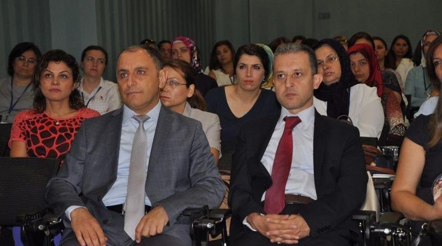 Balıkesir&rsquo;de &rsquo;ebeler İ&ccedil;in G&uuml;ncel Yaklaşımlarla Doğum Eylemi&rsquo; Sempozyumu D&uuml;zenlendi