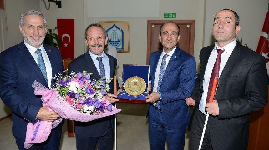 Edebali Başarılı Sporcuları &Ouml;d&uuml;llendirdi