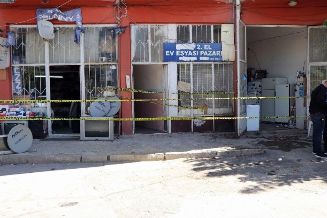 Afgan İki &Ccedil;ocuk Vahşice &Ouml;ld&uuml;r&uuml;ld&uuml;