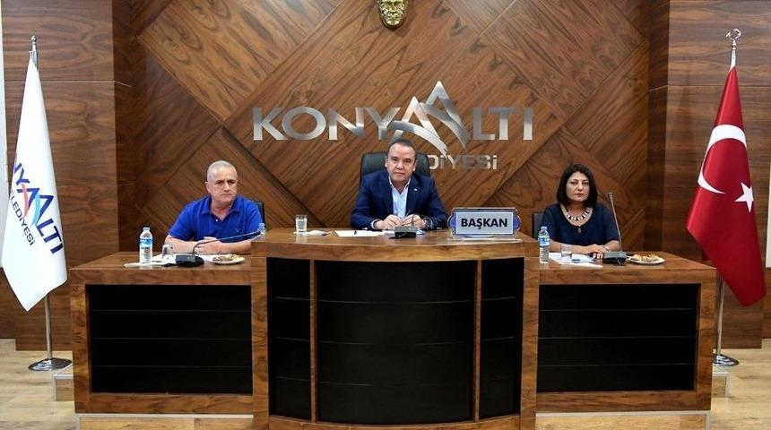 Konyaaltı Belediyesi&rsquo;nden İsmail Balaban&rsquo;a 200 Bin Lira